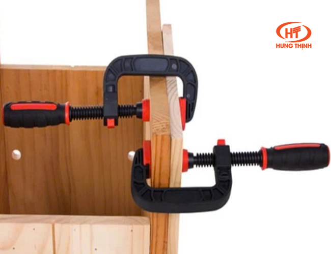 Ứng dụng của kẹp chữ G trong ngành mộc