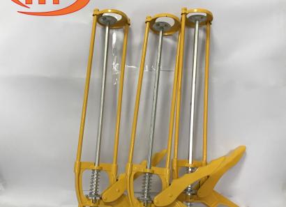 Tay cầm bơm keo Silicone