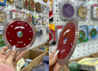 hình ảnh lưỡi cắt đa năng màu đỏ 125