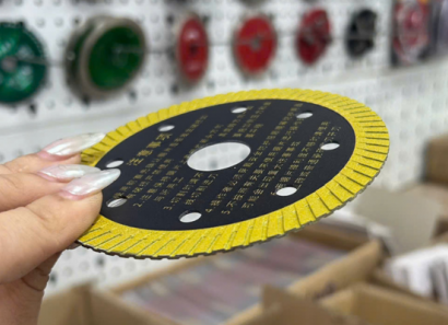 Ảnh thật Lưỡi Cắt Gạch